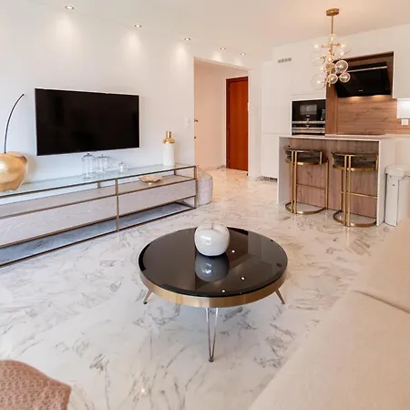 Design Et Elégance 6pers * Cannes